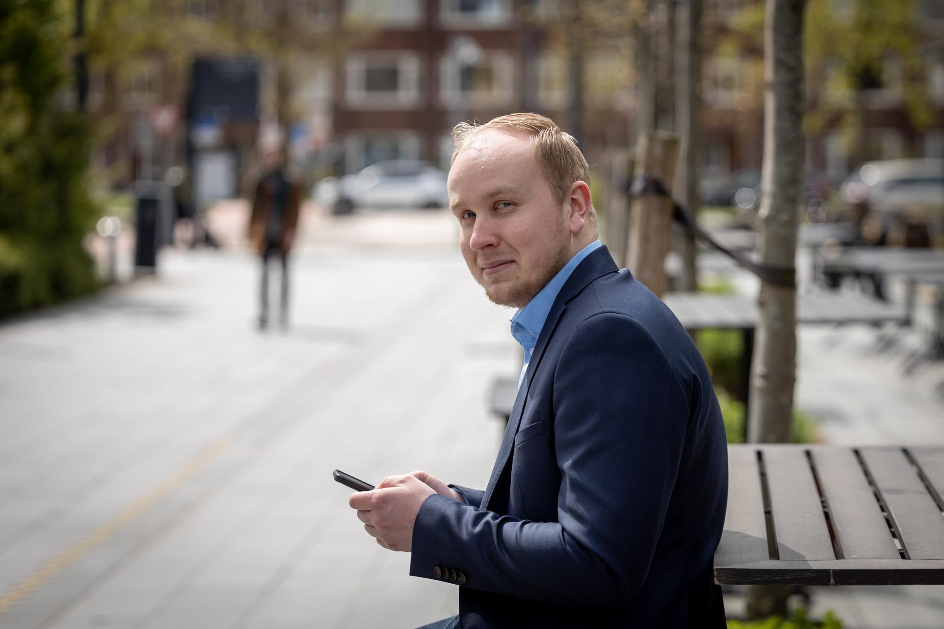 Ruben Plugge werkt als inkoper bij de Rijksoverheid